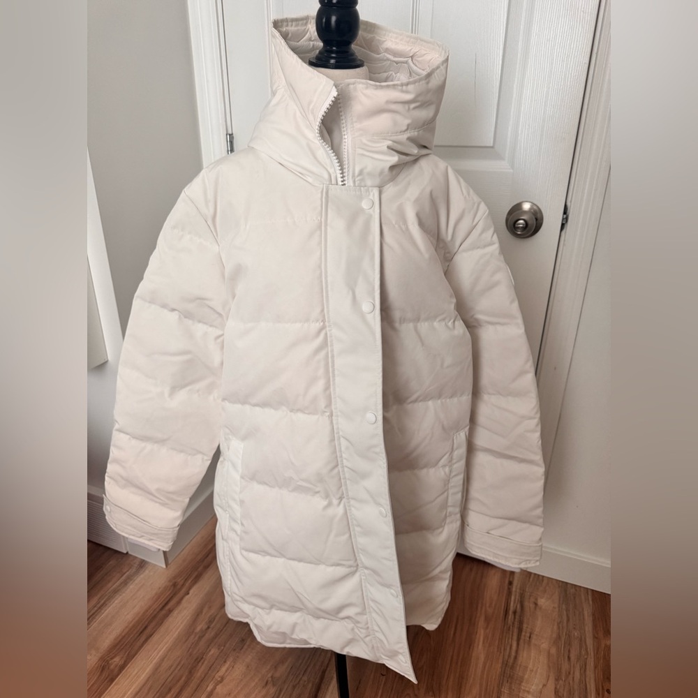 Canada Goose Women's Puffer Coat in Off-White/Cream